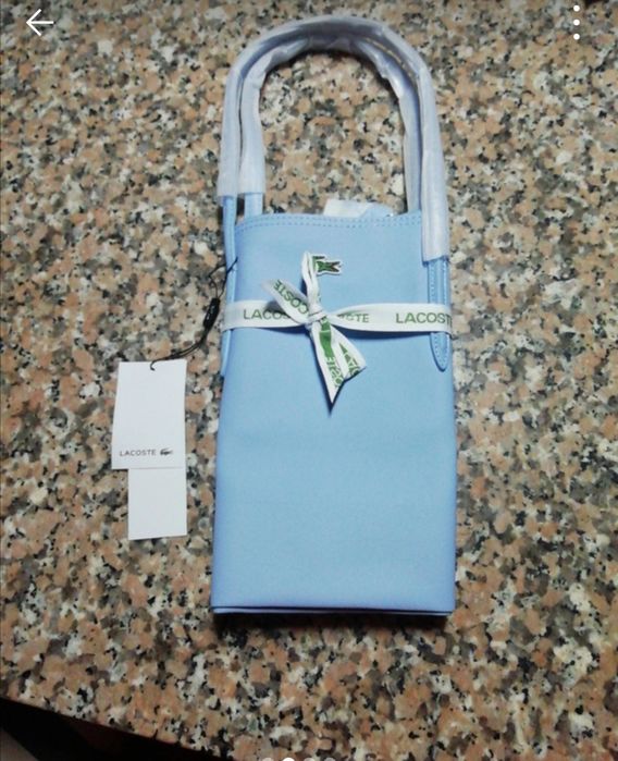 Mala de ombro Lacoste nova com etiquetas azul
