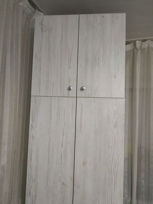 Шафа для зберігання одягу