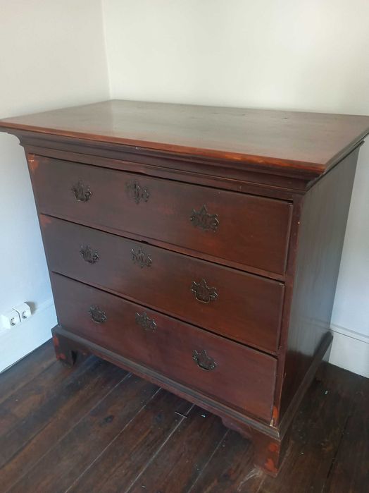 Antique Chest of Drawers