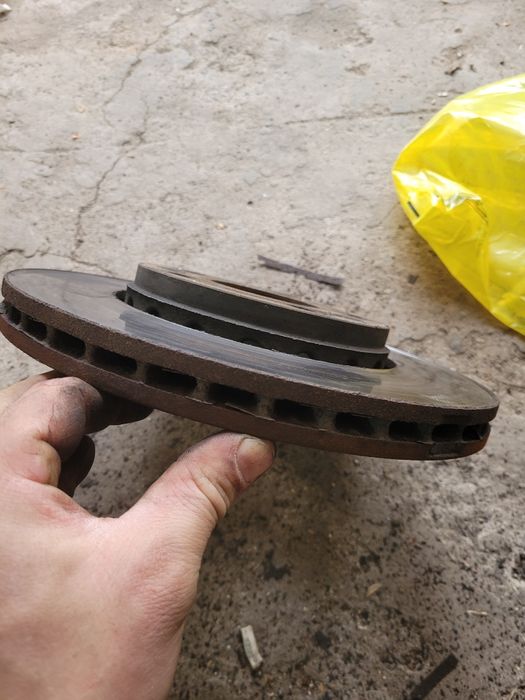 Продам гальмівні диски рено