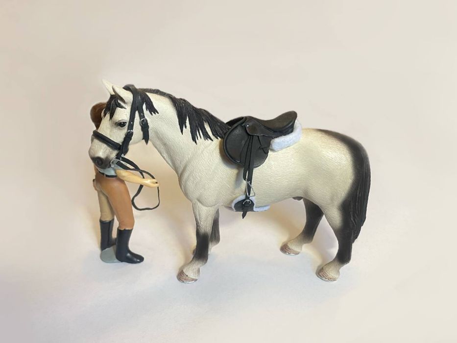 Амуніція на коней (шляйх). Сідло і узда зі шкіри. Schleich (Шляйх)