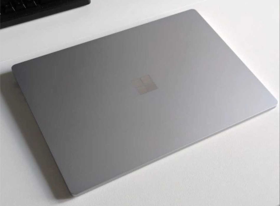 Microsoft Surface Laptop 5| 15 cali | i7 | 16/512 GB + stacja dokująca