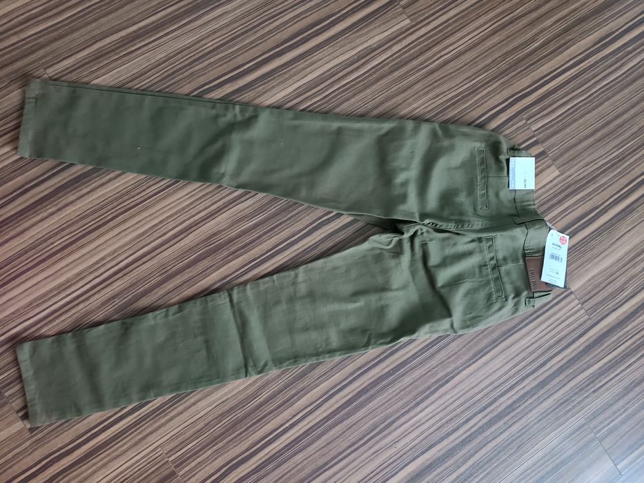 Nowe spodnie slim eleganckie i cienkie 140 Sinsay