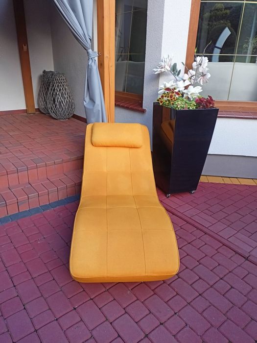 Szezlong , piękny fotel musztardowy