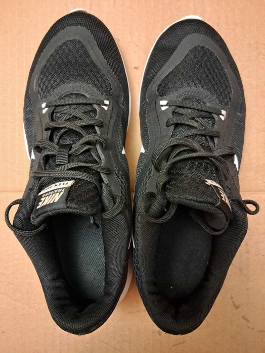 Женские Кроссовки Nike оригинал размер 39 стелька 25см