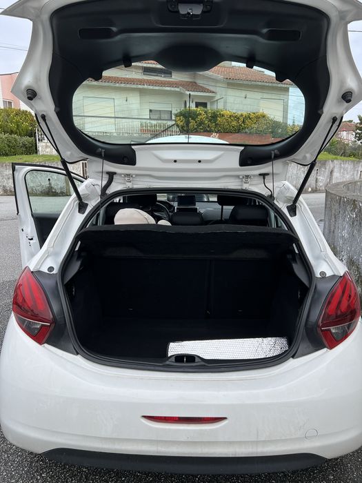 Peugeot 208 2018