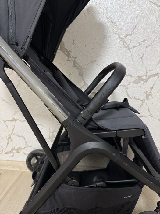 «Прогулянкова дитяча коляска Carrello Nova»