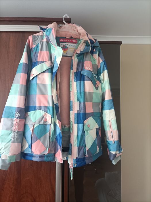 Kurtka na narty albo snowboard