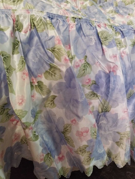 Vendo colcha de cama antiga