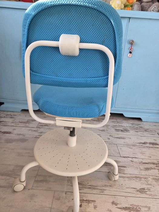 IKEA VIMUND Dziecięce krzesło biurowe niebieskie