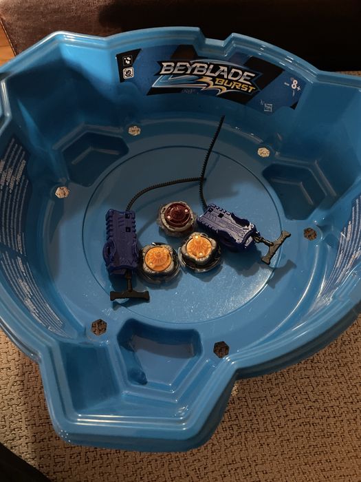 Beyblade com peões
