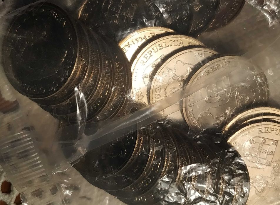 Saco selado com 25 moedas de 200 escudos de 1997 Bto. José de Anchieta
