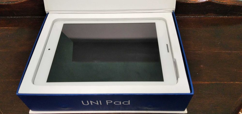 Планшет UNI Pad 7.85 на запчастини не вмикається