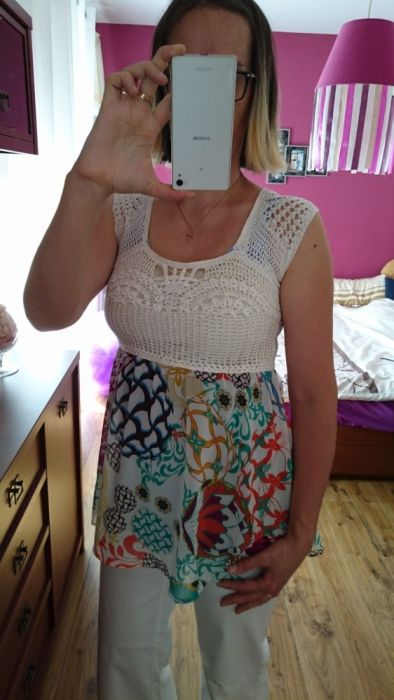 Bluzka na lato , lekki material, moze byc jako bluzka ciążowa.