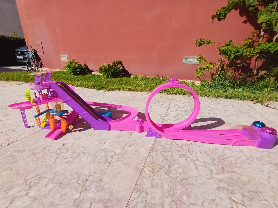 Polly Pocket™ Polly Wheels™ Race to the Mall™ Playset