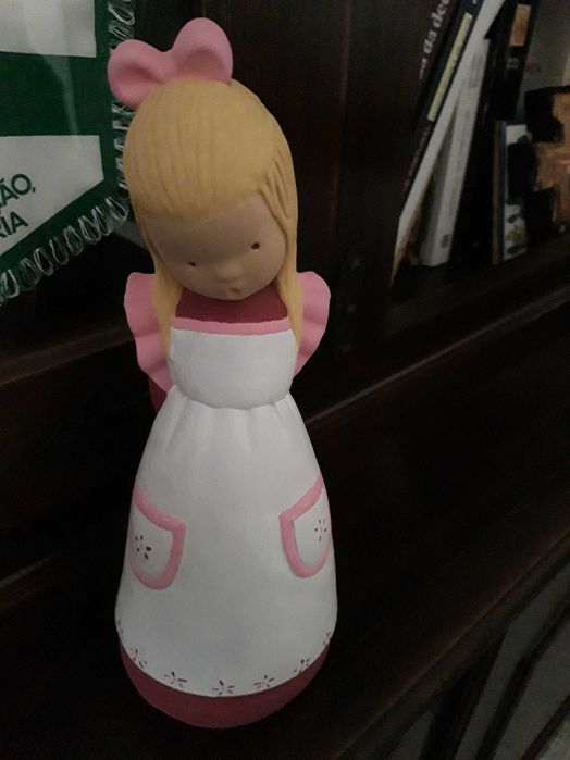 Boneca pintada à mão