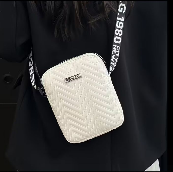 Жіноча сумка через плече та чоловіча сумка через плече