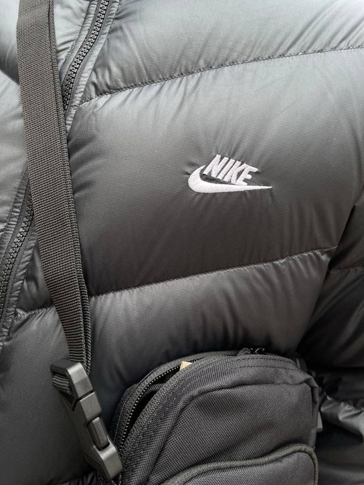 Чоловіча пухова куртка Nike windrunner stmnt dwn jkt (HQ7790-011)