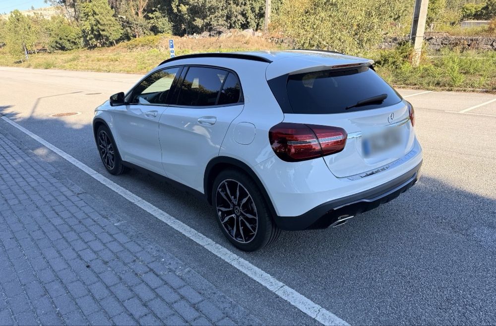 Mercedes -Benz GLA 200 foto 4