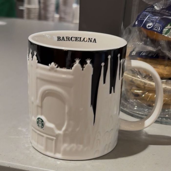 Чашка Starbucks Barcelona — оригінал, привезена з Барселони