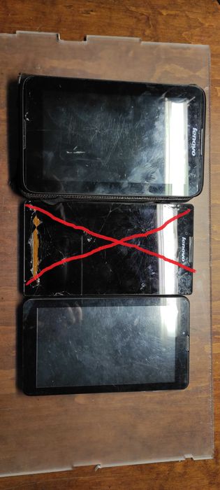 одним лотом планшети на запчастини, або відновлення.