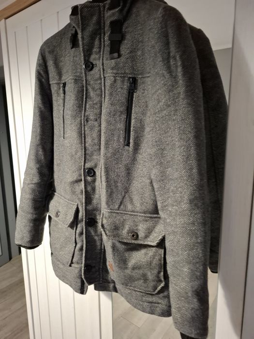 Стильное мужское теплое пальто в хорошем состоянии!