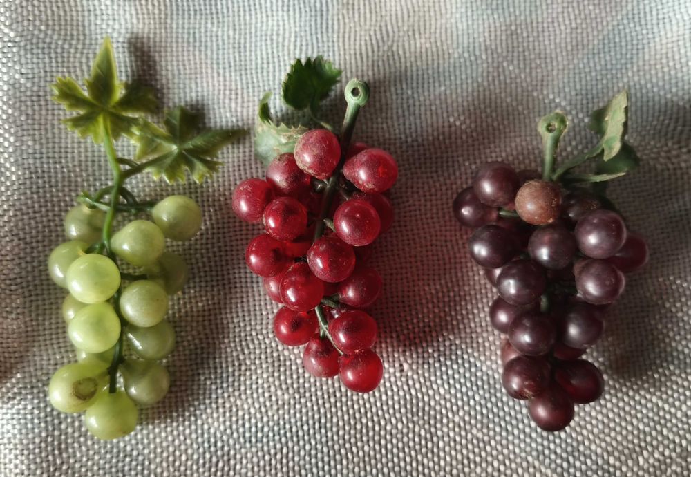 Lote de fruta artificial em borracha