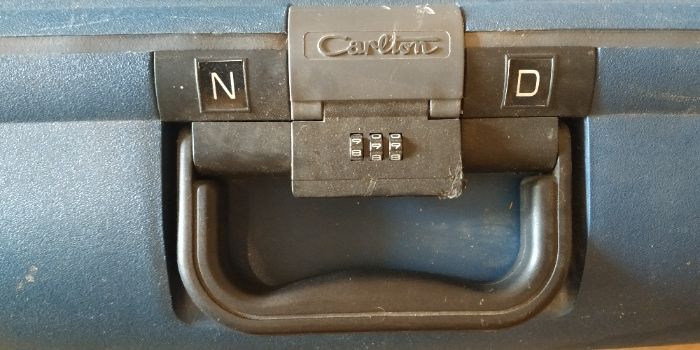 Чемодан книжка с кодовым замком