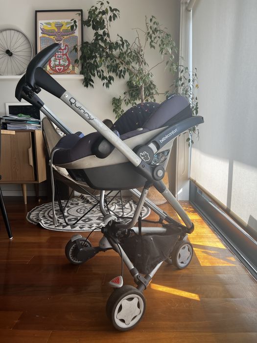 Carrinho Quinny com coque Bebe Confort e assento passeio