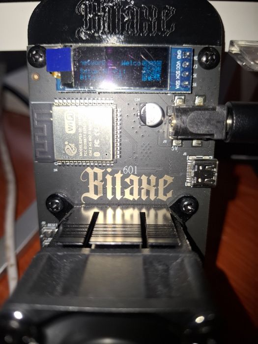 Bitaxe Gamma 601 крипто-майнер