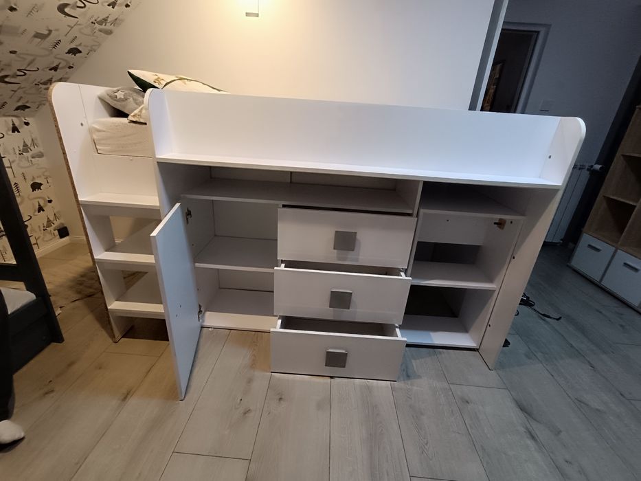 Mebel dziecięcy 3w1: łóżko + biurko + szafki