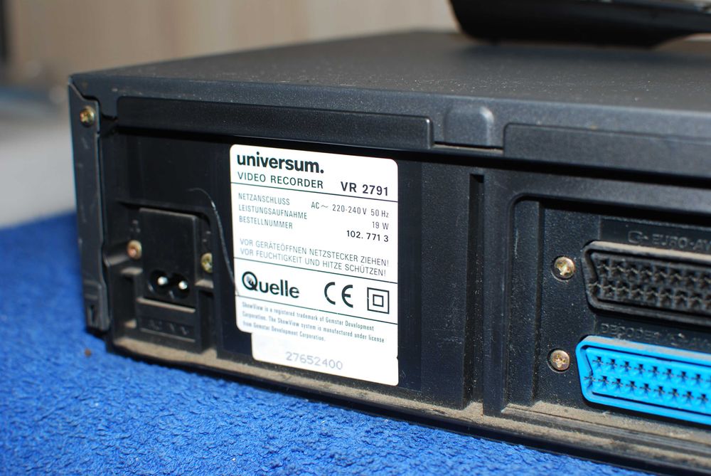 Magnetowid na kasety VHS Sanyo/Universum 6 głowic HiFi z pilotem