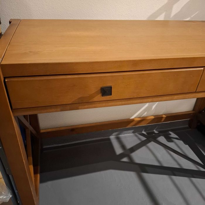 Secretária em pinho maciço