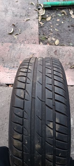 Продам літню гуму з дисками