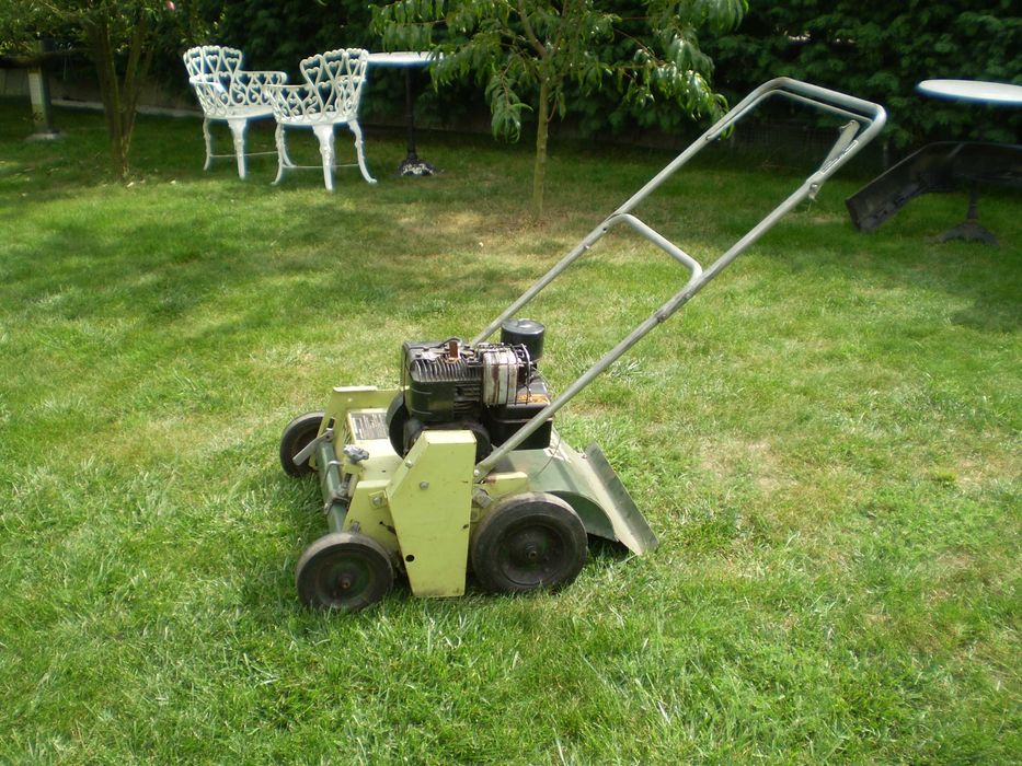 wertykulator spalinowy