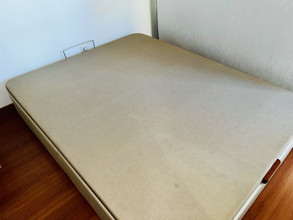 Cama box com arrumação