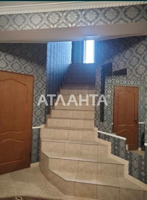 Капитальный дом в пригороде