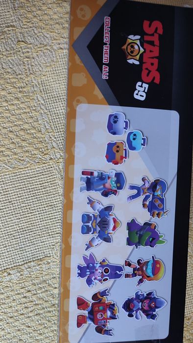 Фігурки героїв.в контейнерах