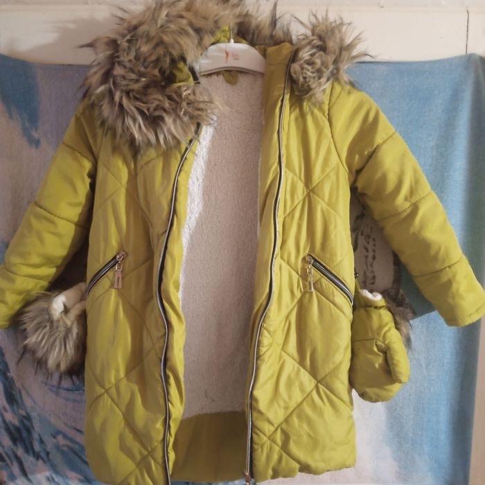 Зимова куртка для дівчинки