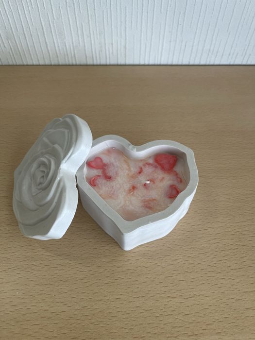 Соєва свічка в гіпсовом кашпо