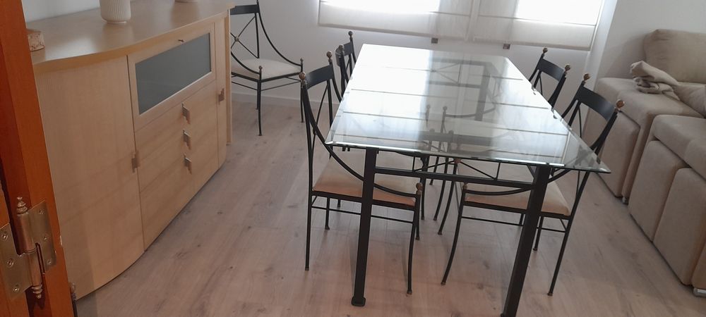 Mesa de jantar com 6 cadeiras