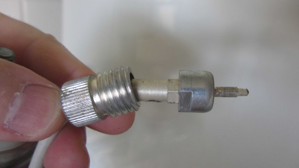 Нижняя часть антенны стационарной для раций частотами от 27 до 174 МГц