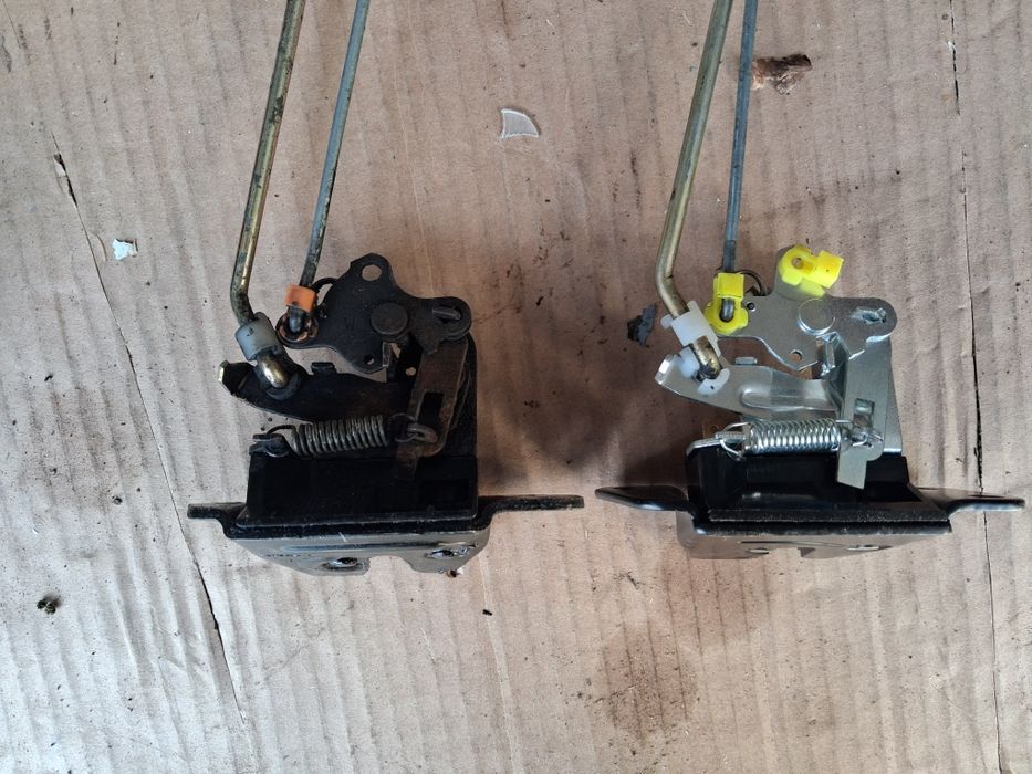 Fechadura tampa Mitsubishi  L400