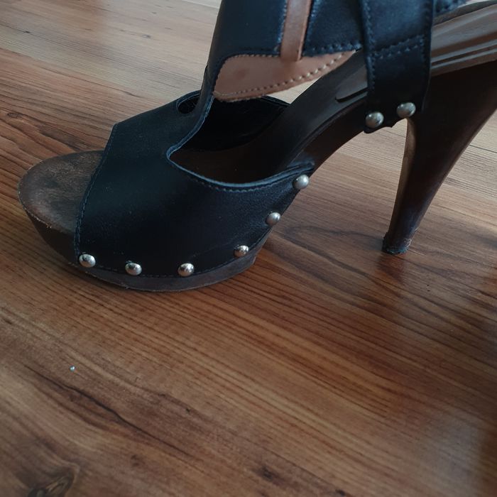 Sandały Lasocki czarne skórzane 37