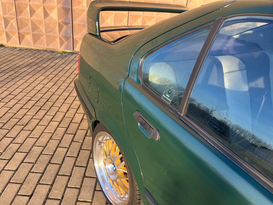 Bmw 318IS  sedan