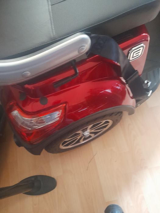 Trzy kołowy wózek elektryczny