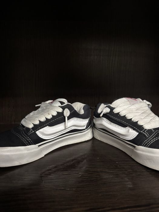 Vans knu scool.