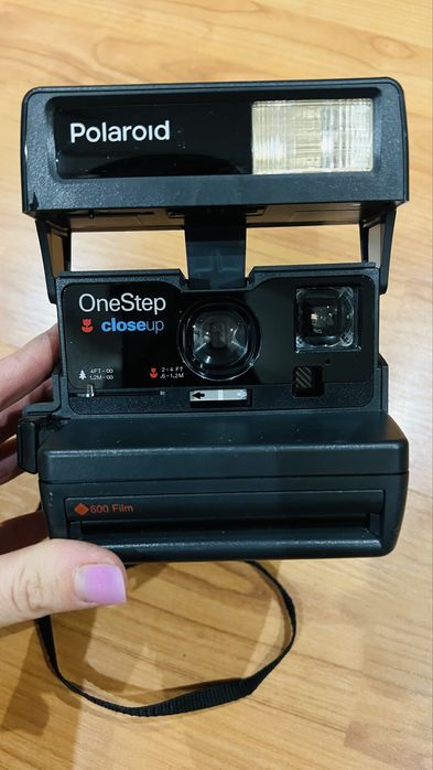Вінтажний фотоапарат миттєвого друку Polaroid OneStep CloseUp (600 Film)