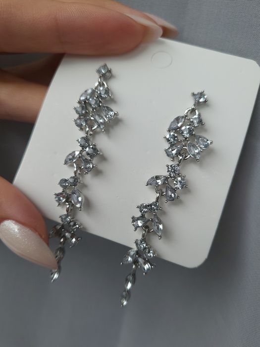 Kolczyki wiszące długie kryształki srebrne eleganckie klasyczne