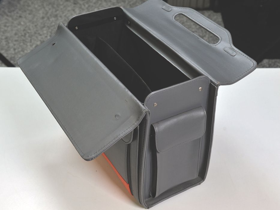 Mala em cabedal ( napa )